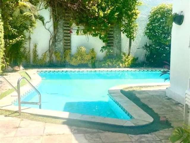 Excelente casa solta com piscina, no cocó