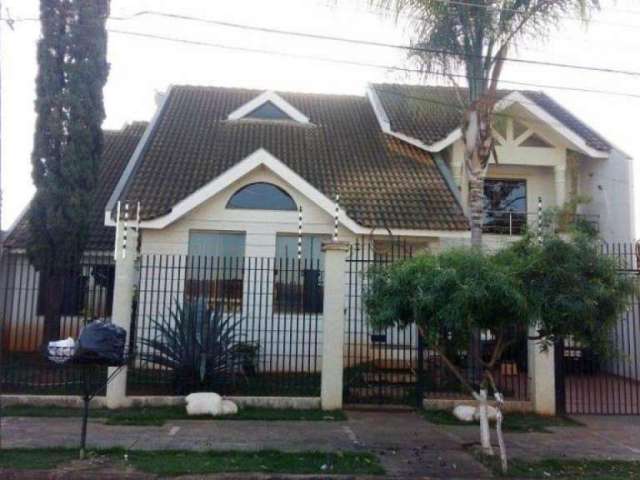 Casa com 3 quartos à venda na VILA MORANGUEIRA, Vila Morangueira, Maringá por R$ 1.350.000