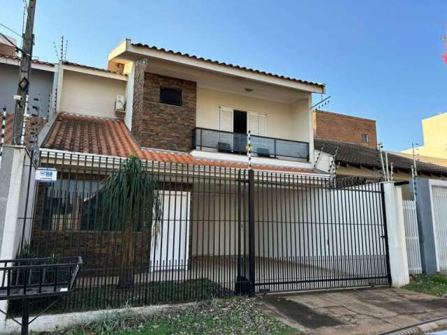 Casa com 2 quartos à venda na Rua Pioneiro Domingos Salgueiro, 1944, Jardim Guaporé, Maringá por R$ 690.000