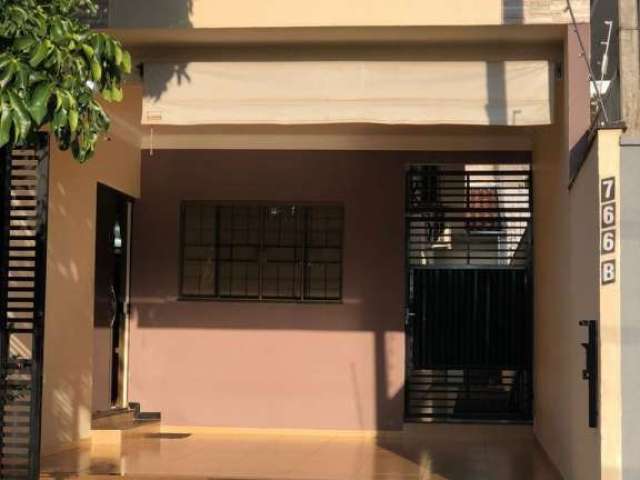 Casa com 2 quartos à venda na Rua Pioneiro Carlos Poppi, 762, Jardim Liberdade, Maringá por R$ 600.000