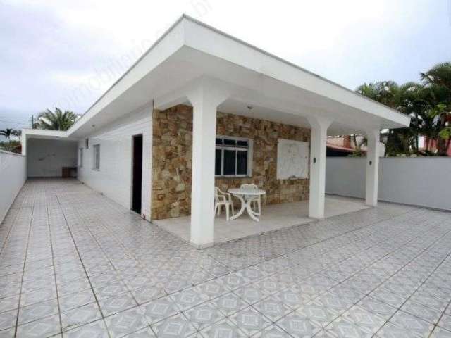 Casa com 4 dormitórios para venda no bairro Grandesp em Itanhaém.