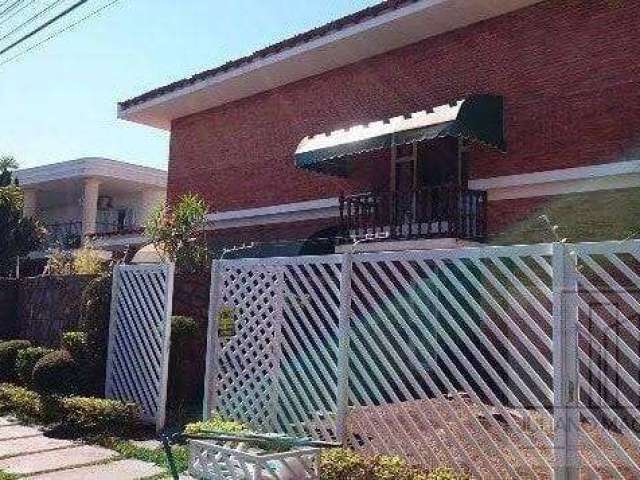 Casa com 3 Quartos e 3 banheiros à Venda,  por R$ 590.000,00