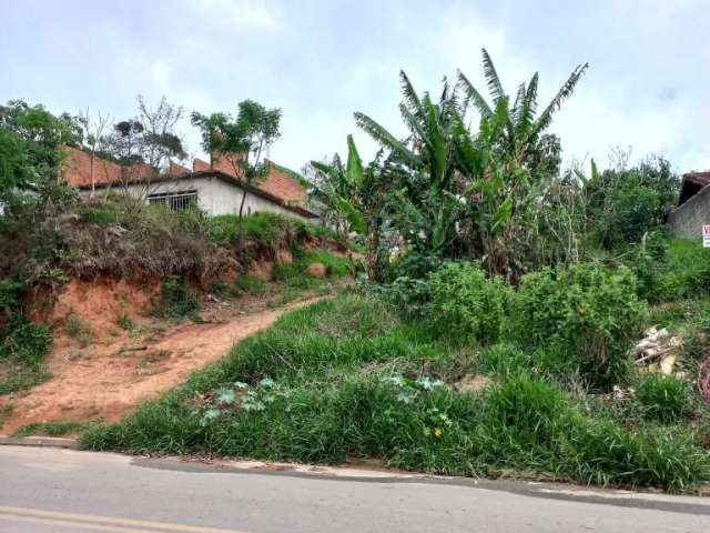 Terreno á venda, 300m², em bairro tranquilo, em Terra Preta, Mairiporã