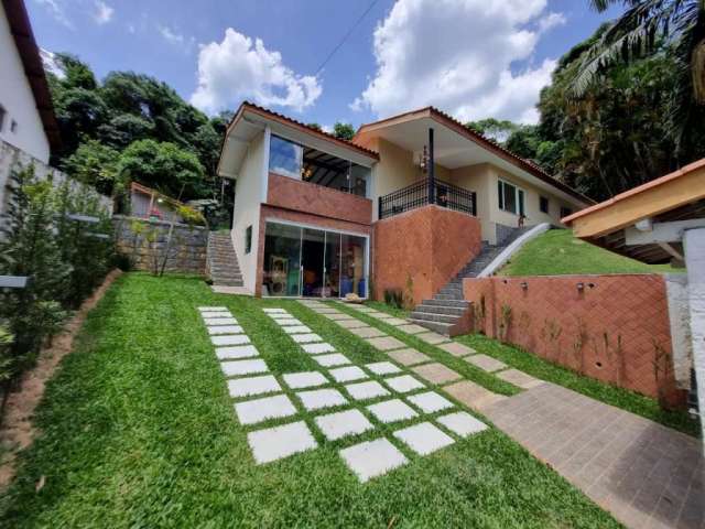 Casa em condomínio à venda na Serra da Cantareira