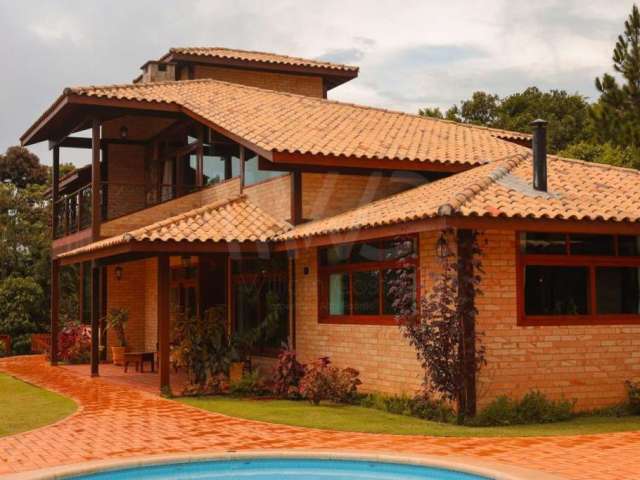 Excepcional Casa em Condomínio Fechado na Serra da Cantareira