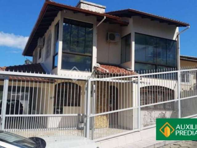 Casa com 3 quartos à venda na Rua João da Cruz Meira, 109, Trindade, Florianópolis, 256 m2 por R$ 1.500.000