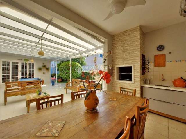 Casa com 4 quartos à venda na ANGELO CREMA, 444, Jardim Anchieta, Florianópolis, 272 m2 por R$ 2.600.000