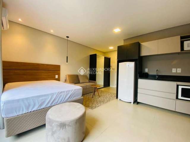 Apartamento com 1 quarto para alugar na Rua Arlindo Pasqualini, 448, Vila Nova, Novo Hamburgo, 25 m2 por R$ 2.000