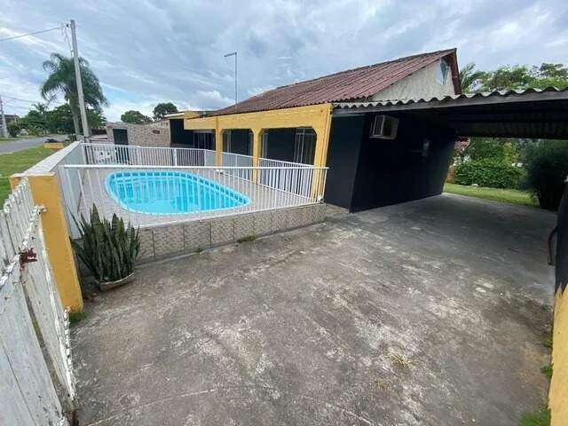 Casa com piscina próxima ao mar, balneário riviera - pr