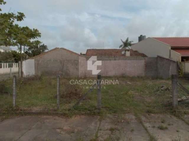 Terreno à venda no Centro, Penha  por R$ 690.000