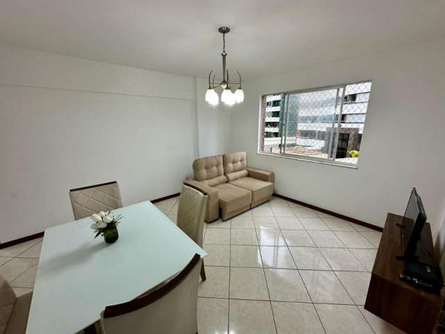Apartamento á venda na Pituba com 2/4, 1 suíte, dependência, vista livre