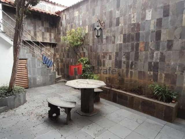 Casa com 3 quartos para alugar no Nova Floresta, Belo Horizonte  por R$ 3.850