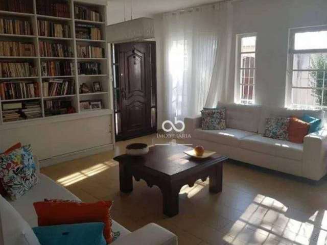 Casa com 5 dormitórios à venda, 360 m² por R$ 1.750.000,00 - Jardim Siesta - Jacareí/SP