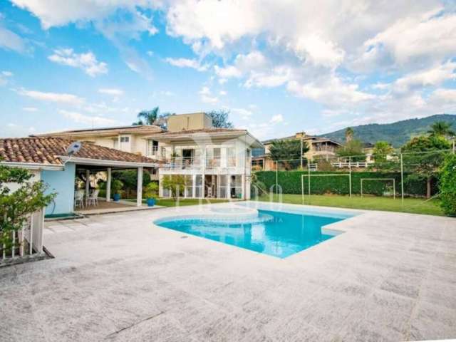 Casa de Condomínio com 5 Quartos e 6 banheiros à Venda, 571 m² por R$ 3.500.000,00