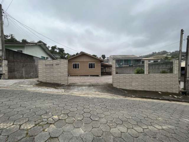 Casa à venda em Fundos, Biguaçu - SC | Terreno grande com casa, garagem e edícul