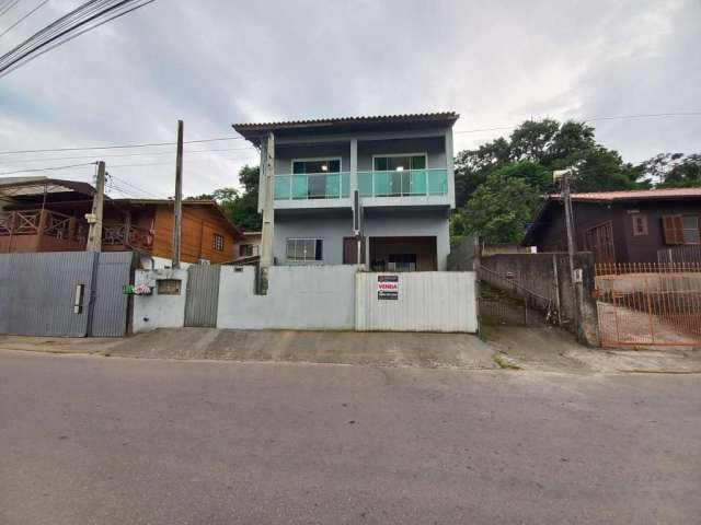 Casa à venda em Fundos, Biguaçu - SC | Com Sacada