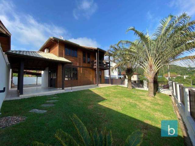 Casa com 3 dormitórios à venda, 106 m² por R$ 650.000,00 - Santa Terezinha - Gaspar/SC