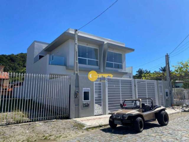 Sobrado com 3 dormitórios à venda, 154 m² por R$ 1.290.000,00 - Morrinhos - Bombinhas/SC