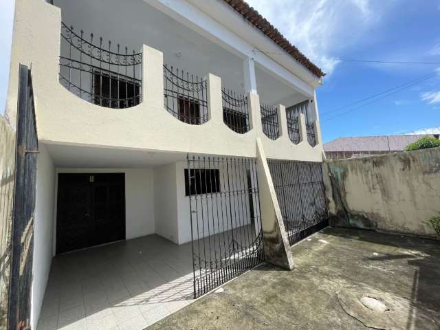 Casa duplex, 8 x 25 - 5 quartos e 3 vagas - Barra do Ceará