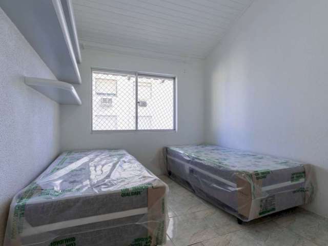 Apartamento Tipo com 4 dormitórios sendo 2 suiítes e 2 vagas no Centro de Balneário Camboriú