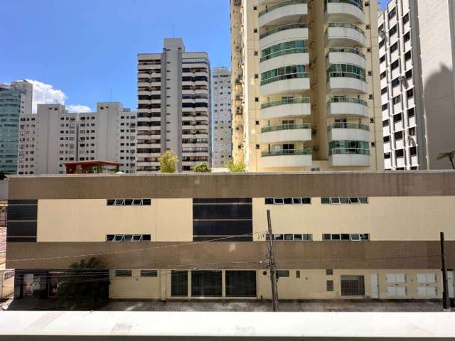 Apartamento com 4 dormitórios sendo 2 suítes e 1 vaga de garagem no Centro de Balneário Camboriú