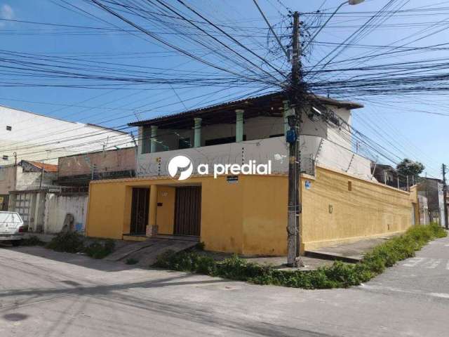 Casa à venda, 4 quartos, 3 suítes, 3 vagas, Montese - Fortaleza/CE