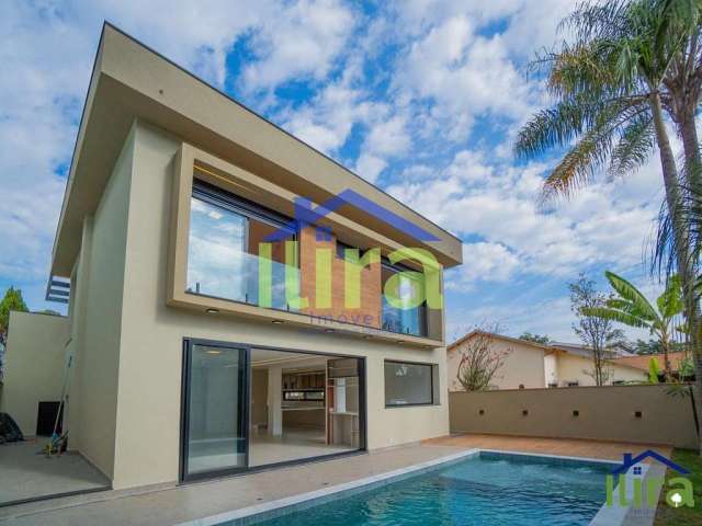 Casa à venda 3 Quartos, 3 Suites, 4 Vagas, 300M², Alphaville, Santana de Parnaíba - SP