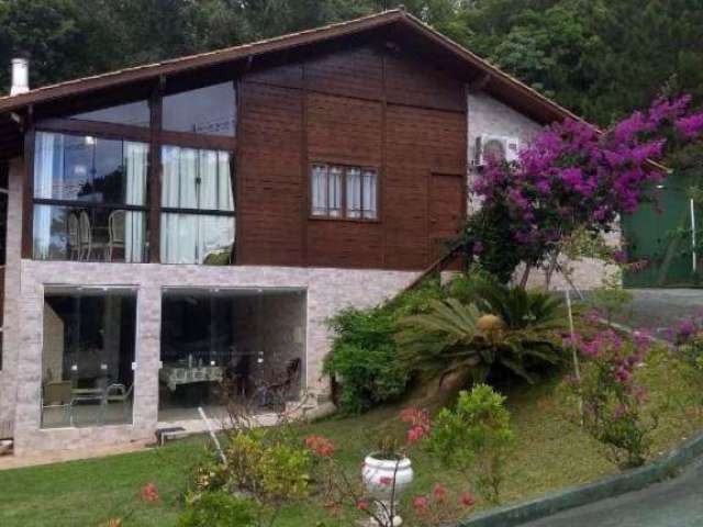 Casa com 4 dormitórios, 500 m² - venda por R$ 3.200.000,00 ou aluguel por R$ 20.000,01/ano - Praia do Estaleiro - Balneário Camboriú/SC