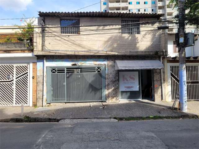 Imóvel com 4 moradias e um salão comercial no Lauzane Paulista.