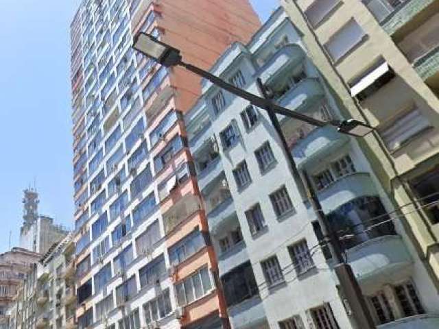 APARTAMENTO JK NO CENTRO DE PORTO ALEGRE!&lt;BR&gt;Amplo apartamento JK na Av.Borges de Medeiros no coração de Porto Alegre.&lt;BR&gt;Ótima oportunidade de investimento em apartamento no Centro Histór