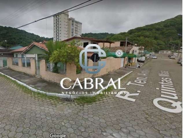 Casa com 3 quartos à venda no Carvalho, Itajaí  por R$ 1.100.000