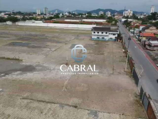 Terreno comercial para alugar no São João, Itajaí  por R$ 30.000