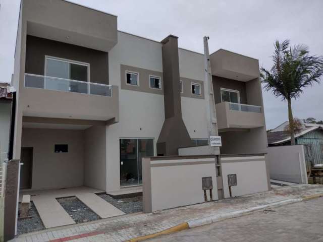 Casa com 2 quartos à venda na Avenida Nereu Ramos, 1, Itacolomi, Balneário Piçarras por R$ 439.000