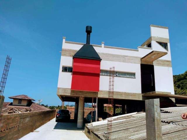 Casa com 3 quartos à venda na Rua Josiane Girardi, 505, Praia Alegre, Penha por R$ 1.600.000