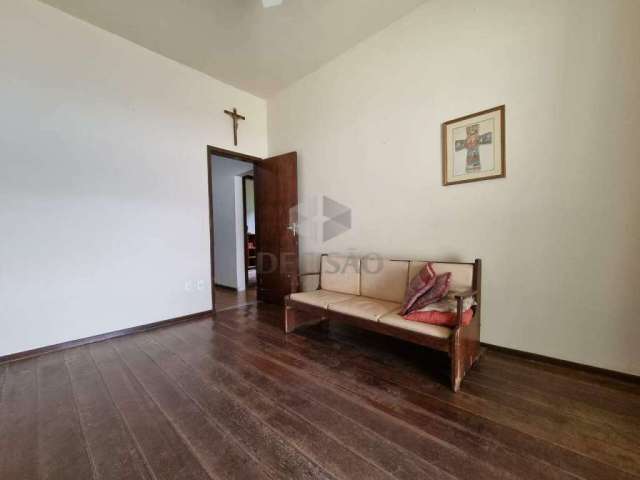 Casa à venda, 4 quartos, 1 suíte, 1 vaga, Sagrada Família - Belo Horizonte/MG