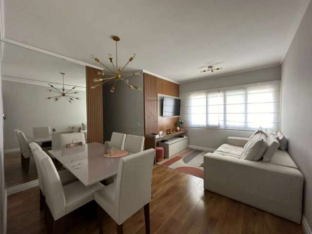 Lindo apartamento para venda - 3 dormitórios, sendo 1 suíte, andar alto e ótima localização.