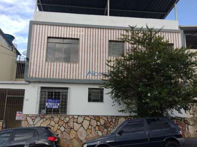 Casa com 2 quartos para alugar na Rua Padre Guilherme, Lourdes, Juiz de Fora por R$ 1.100