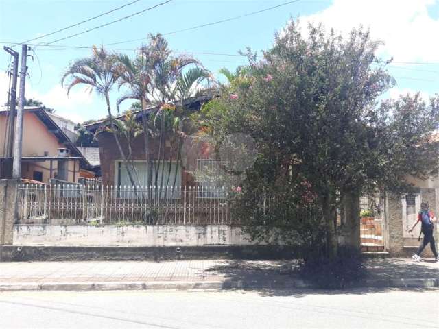 Casa com 3 quartos à venda, 258 m² - Jardim Maria Trindade - São Roque/SP