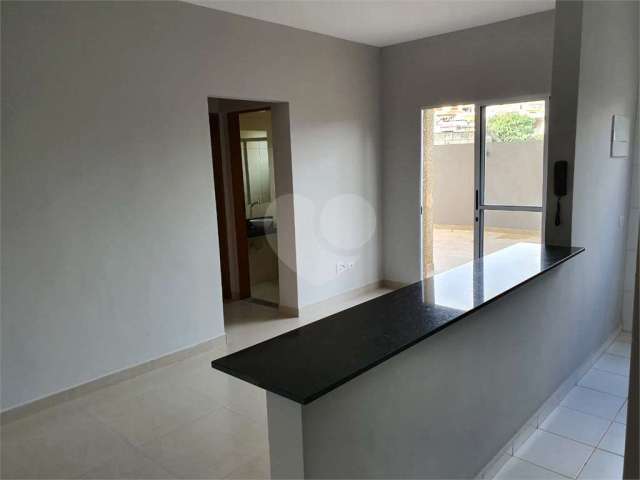 Apartamento COM QUINTAL, 2 dormitórios à venda, 50 m²  - Marmeleiro - São Roque/SP