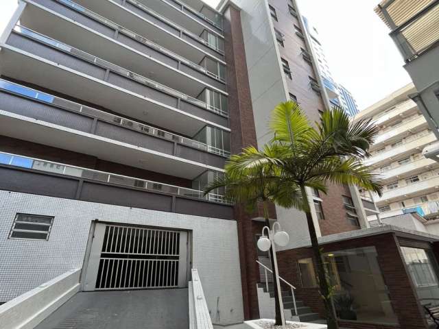 Oportunidade, Apartamento à venda na Aveninda Atlântica em Balneário Camboriú