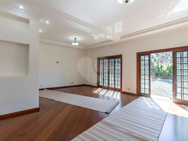 Imóvel Residencial/ Comercial com 3 suites e 7 banheiros para locação, 600 m² - Panamby, São Paulo