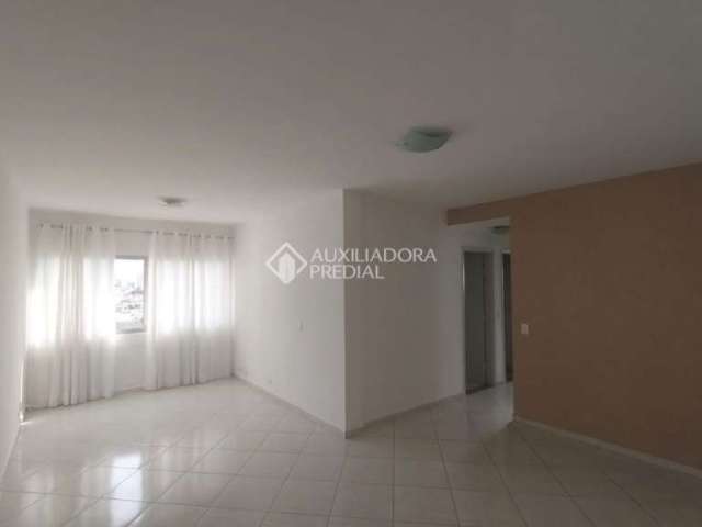 Apartamento com 3 quartos para alugar na Rua Salvador Capassi, 66, Baeta Neves, São Bernardo do Campo, 94 m2 por R$ 2.400