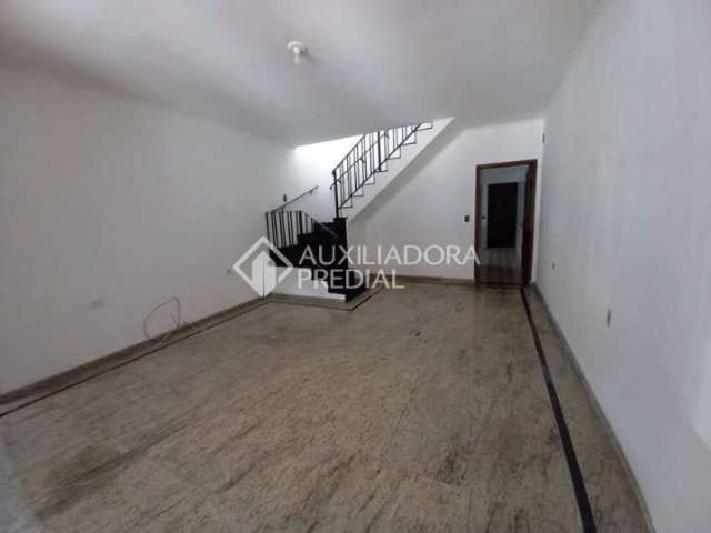 Casa com 3 quartos para alugar na Rua Nicola Feltrin, 17, Parque Terra Nova II, São Bernardo do Campo, 255 m2 por R$ 3.500