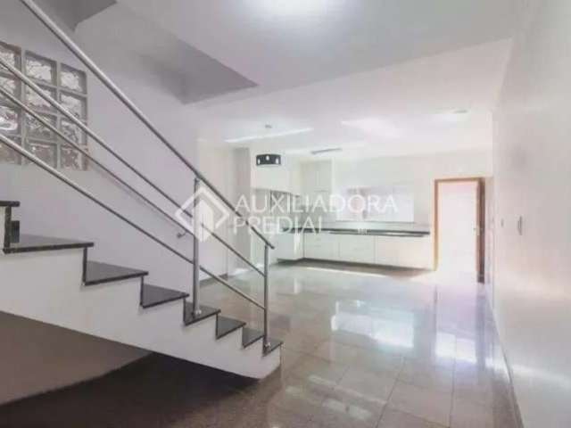 Casa com 3 quartos para alugar na Rua Boa Vista, 443, Vila Camilópolis, Santo André, 297 m2 por R$ 4.250