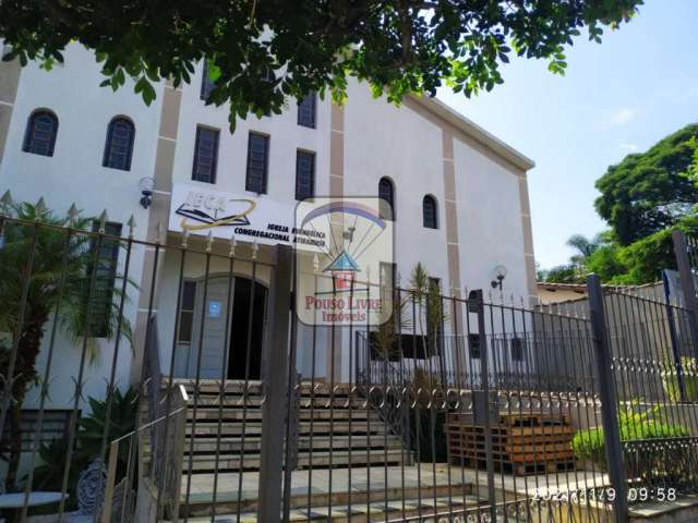 Vende-se prédio de igreja no centro da cidade de Atibaia