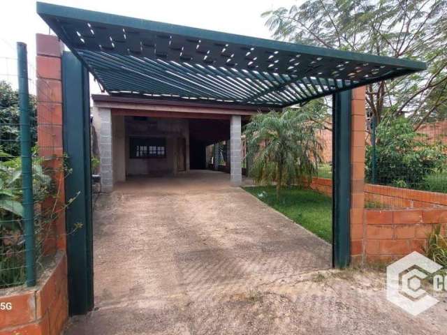Casa com 3 dormitórios para alugar, 268 m² por R$ 1.800,00/mês - Caguaçu - Sorocaba/SP