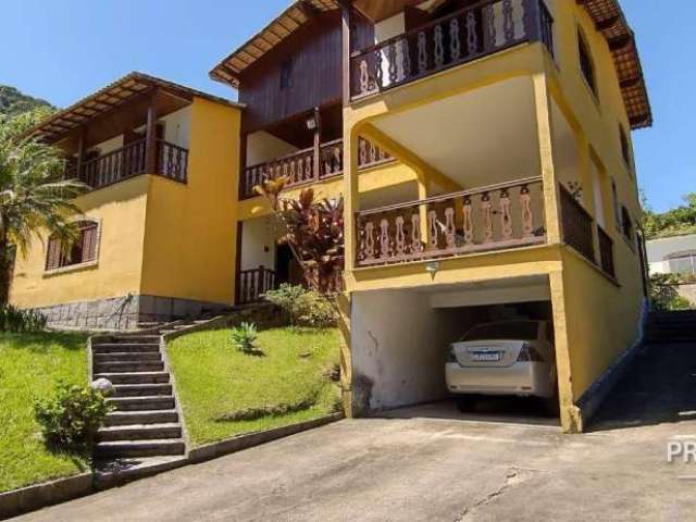 Casa à venda, 338 m² por R$ 855.000,00 - Meudon - Teresópolis/RJ