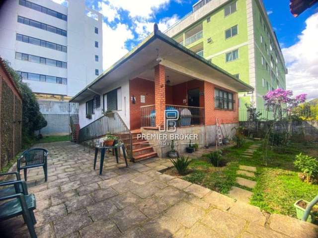 Casa com 3 dormitórios à venda, 188 m² por R$ 798.000,00 - Alto - Teresópolis/RJ