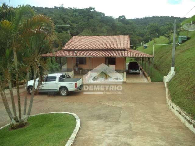 Chácara com 3 dormitórios à venda, 64120000 m² por R$ 1.300.000,00 - Zona Rural - Guaratinguetá/SP