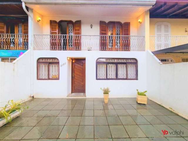 Casa com 3 quartos à venda na Rua Padre Germano Mayer, 2120, Hugo Lange, Curitiba por R$ 670.000